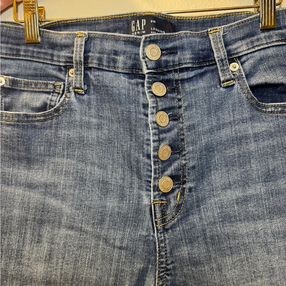GAP Women’s Skinny Button-Fly Jeans in Dark Blue Wash - Picture 3 of 10